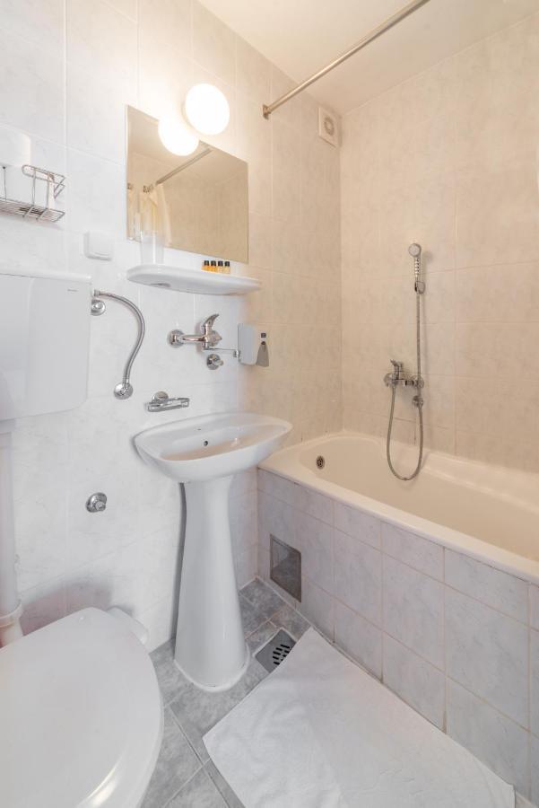R Club Apartments Old Town בודווה מראה חיצוני תמונה